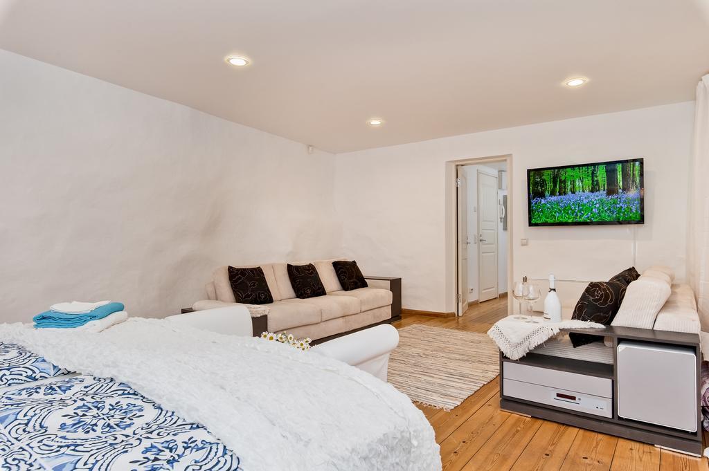 Old Town Central Apartment Tallinn Ngoại thất bức ảnh